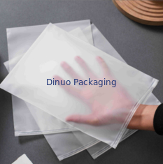 सीपीई पीई पारदर्शी फ्रॉस्टेड प्लास्टिक ज़िप लॉक बैग पुन: प्रयोज्य और धूलरोधी प्रदर्शन के साथ