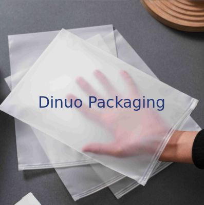 सीपीई पीई पारदर्शी फ्रॉस्टेड प्लास्टिक ज़िप लॉक बैग पुन: प्रयोज्य और धूलरोधी प्रदर्शन के साथ