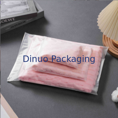 कस्टम सेल्फ-सीलिंग सीपीई ज़िपर बैग प्रिंटेड लोगो के साथ फ्रॉस्टेड प्लास्टिक ज़िप लॉक बैग