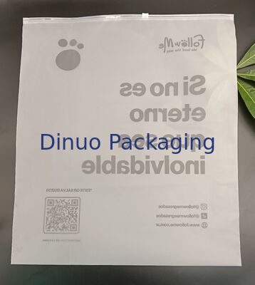 अनुकूलित लोगो के साथ जलरोधक धूलरोधक सुरक्षित सील डबल पक्षीय फ्रॉस्टेड सीपीई ज़िपर बैग पुनः प्रयोज्य टिकाऊ
